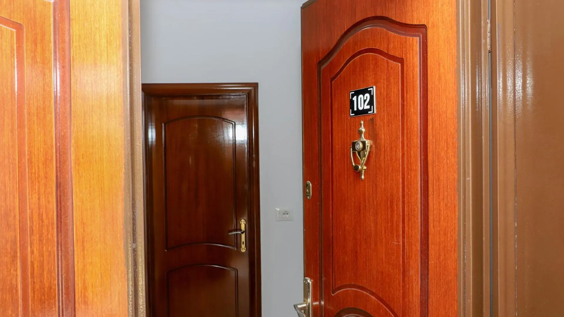 Guest House Esanbja Berat 0*,  Albania