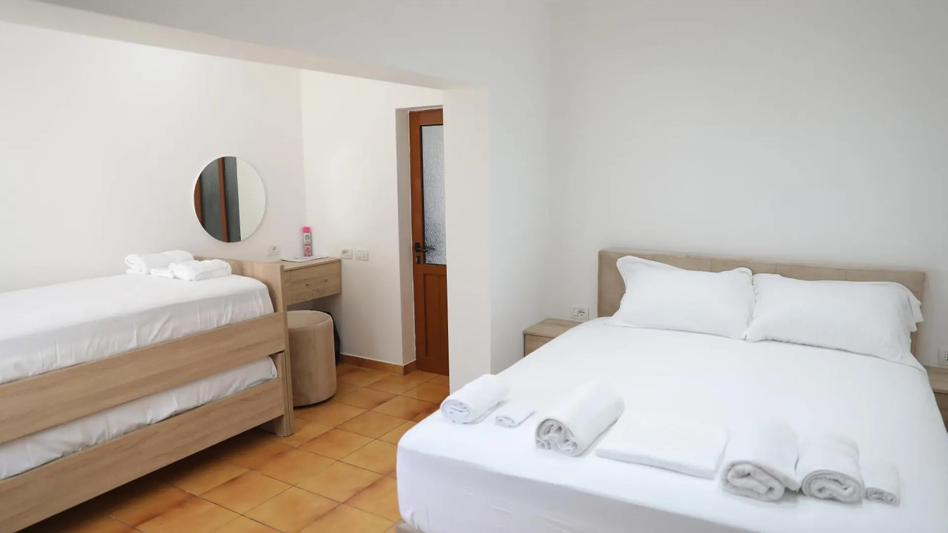Guest House Esanbja Berat 0*,  Albania