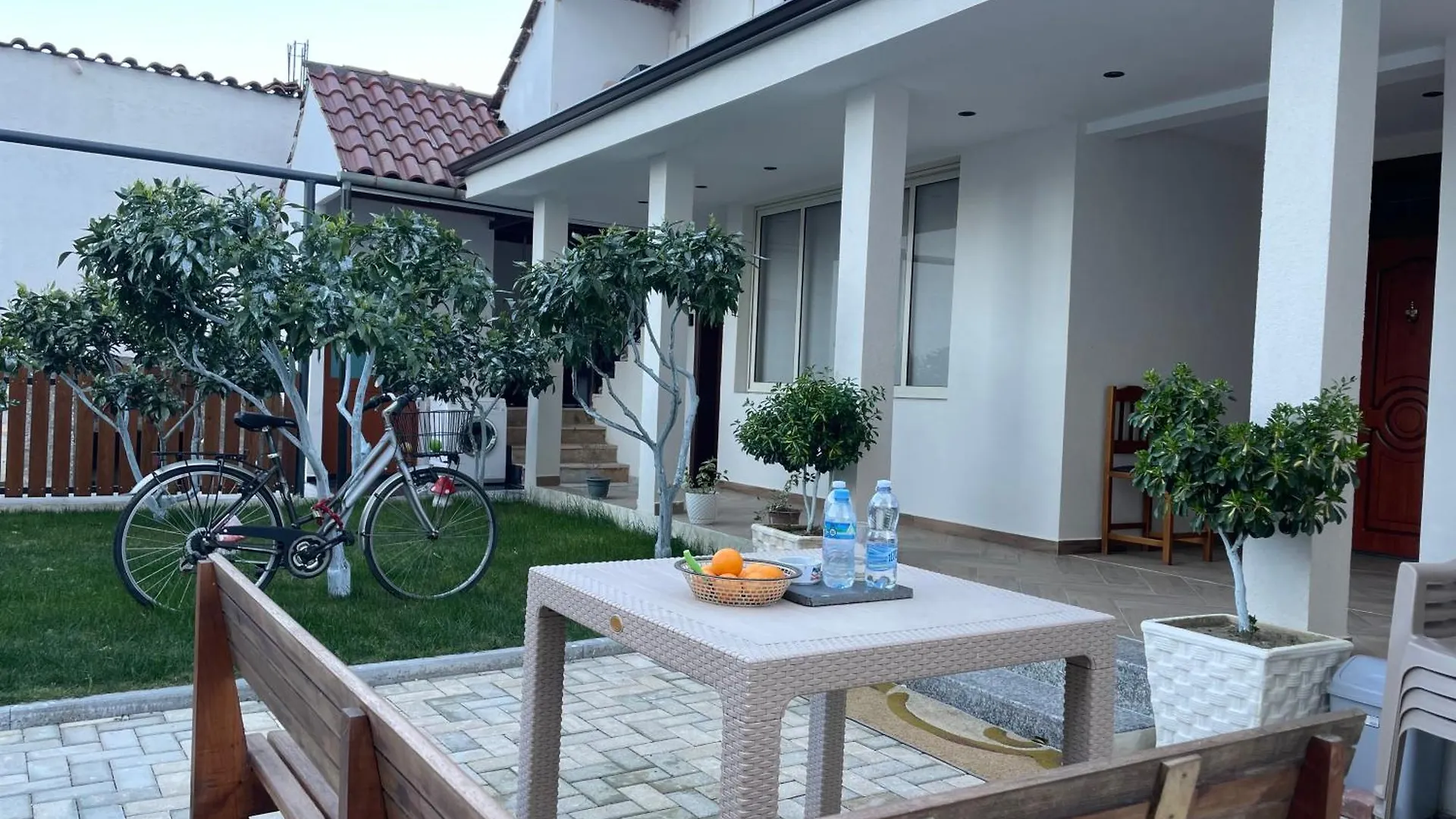 Guest House Esanbja Berat 0*,  Albania